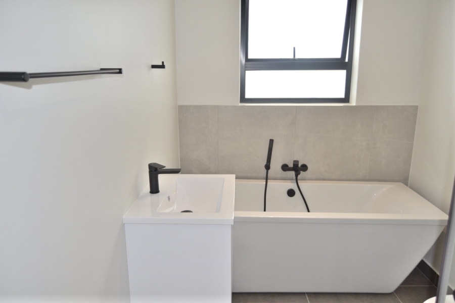 2 Bedroom Property for Sale in Somerset Lakes Western Cape